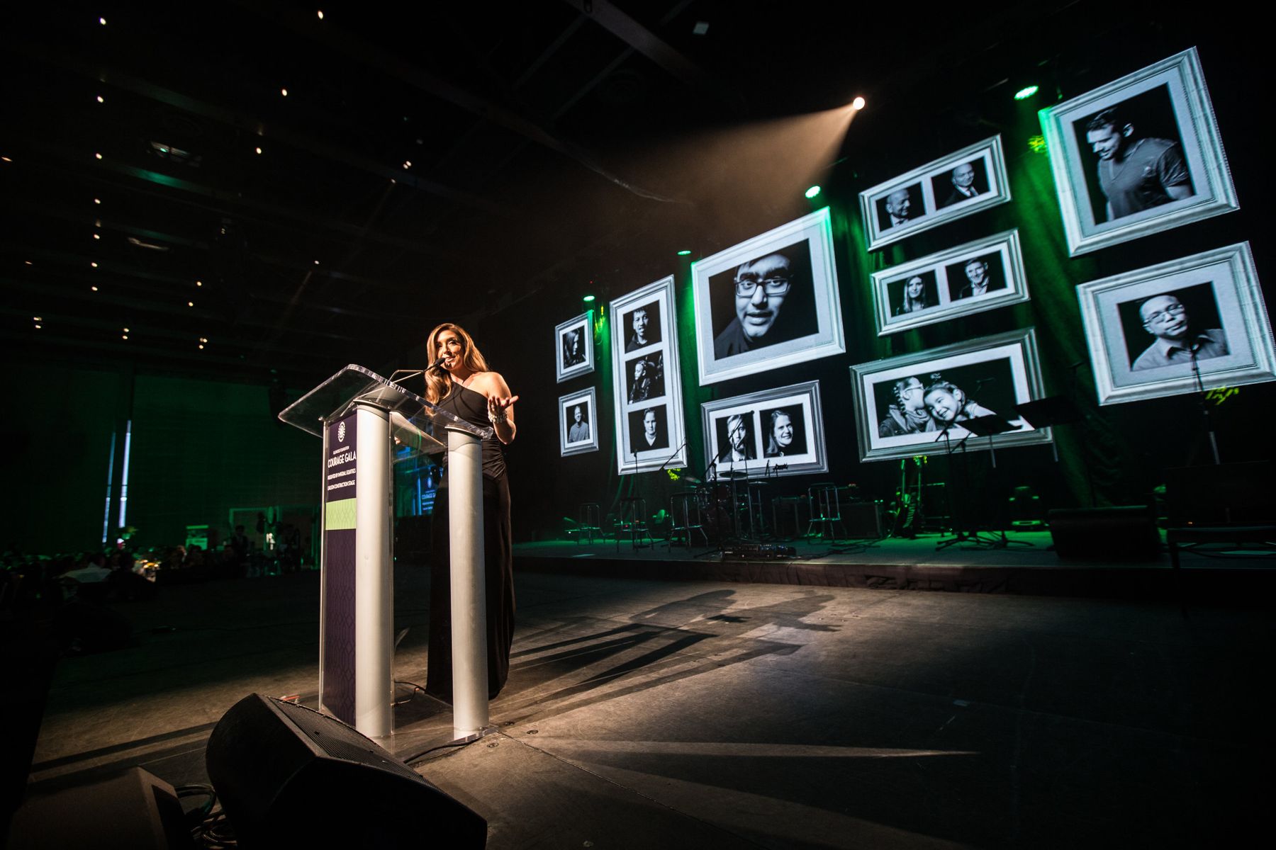 Show night: Courage Gala, LED live photos